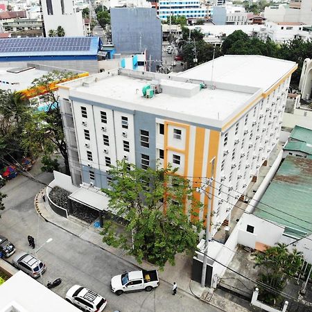The City Flats Sacred Heart Makati City Dış mekan fotoğraf
